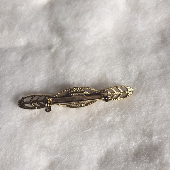 Vintage 80’s Gold and Pearl Pin - Picture 2 of 3